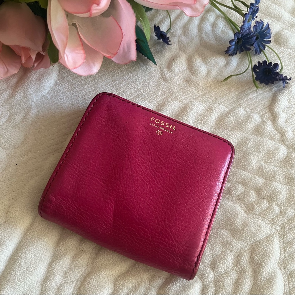 Fossil Fuchsia Mini Leather Bifold Wallet